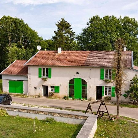 Jolie Vache Deguisee En Fleurs, Chambre D'Hote A Soulosse Exterior photo